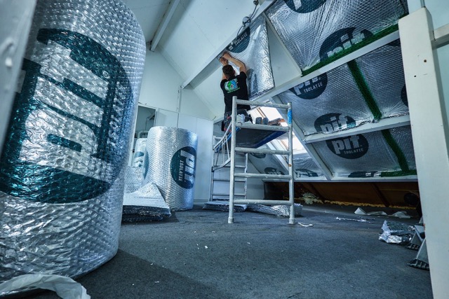 Dakisolatie-montage normaal